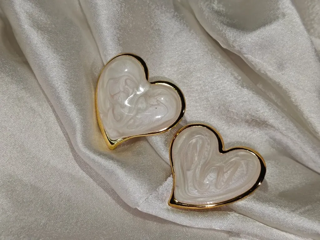 White heart earring