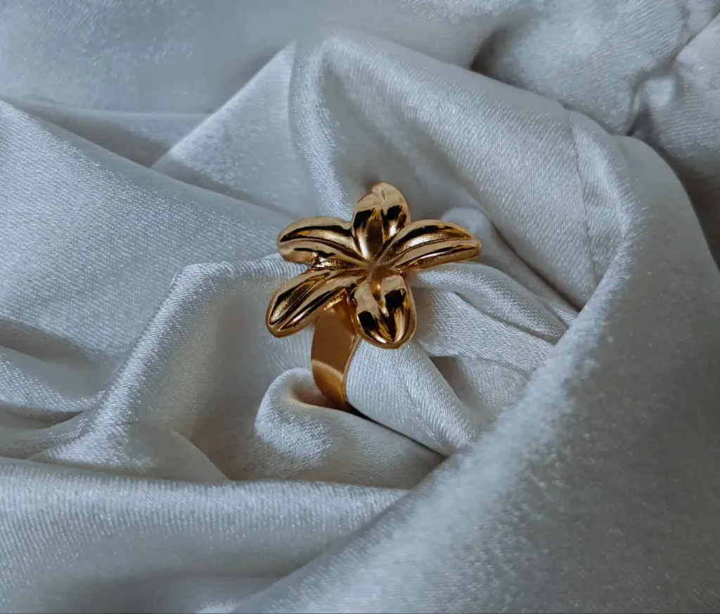 Flower ring