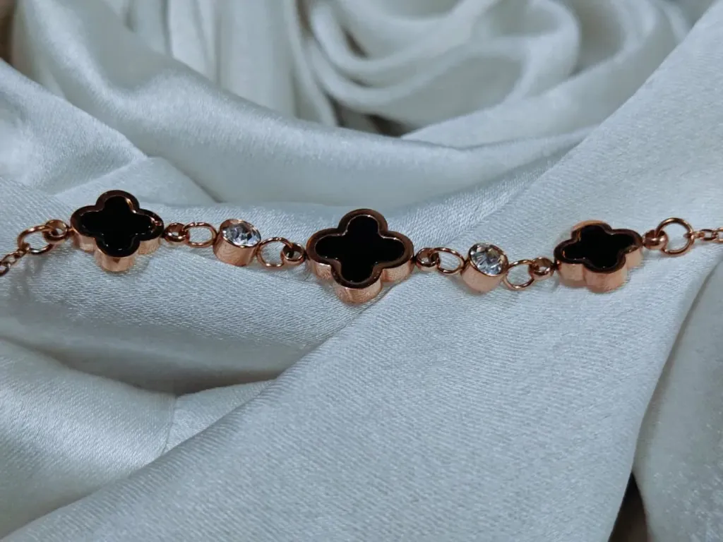 Black flower bracelet